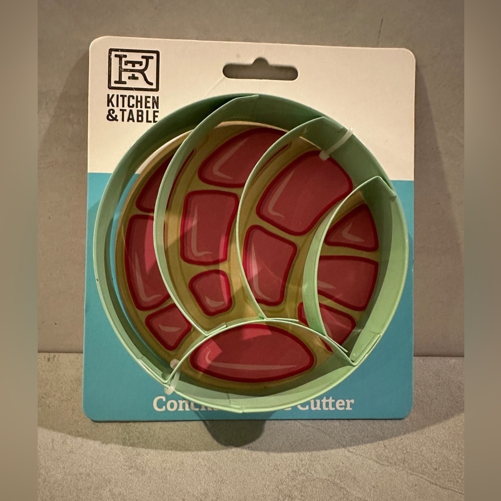 Kitchen & Table Mint Green Concha Cookie Cutter
